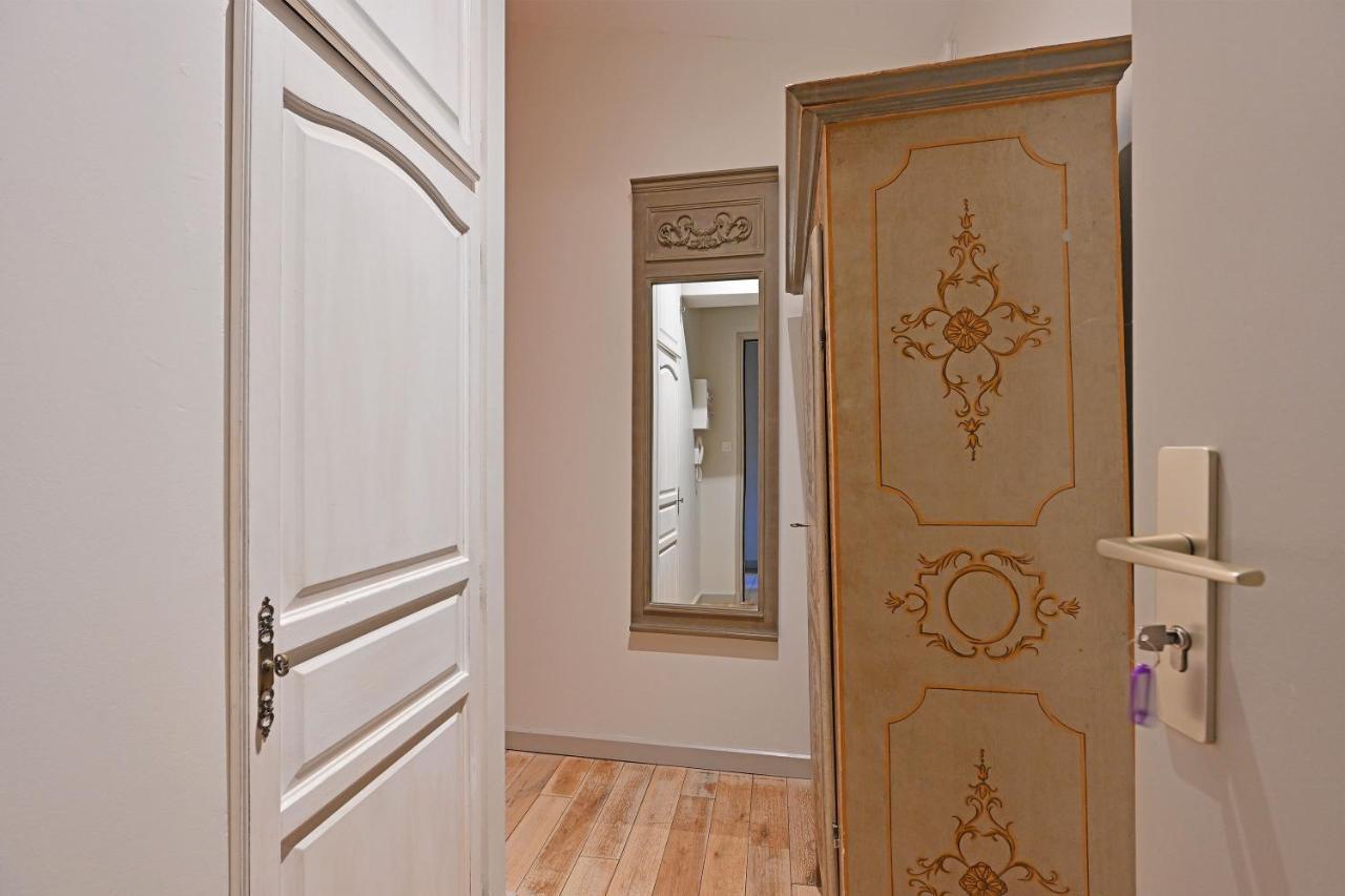 Au Coeur Des Papes, Dans Batisse De Charme Studios & Appartements En Coeur De Ville Aviñón Exterior foto