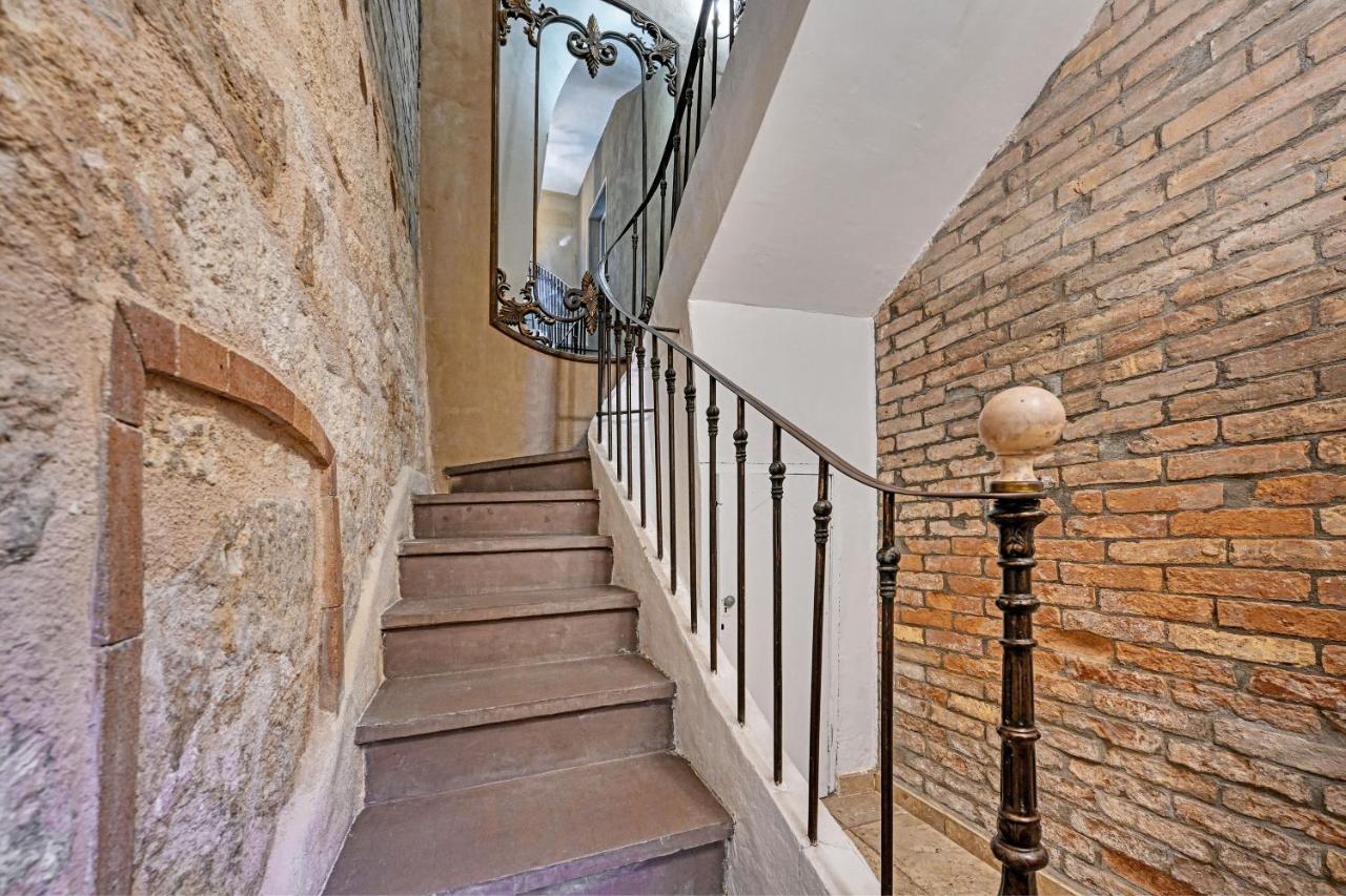Au Coeur Des Papes, Dans Batisse De Charme Studios & Appartements En Coeur De Ville Aviñón Exterior foto