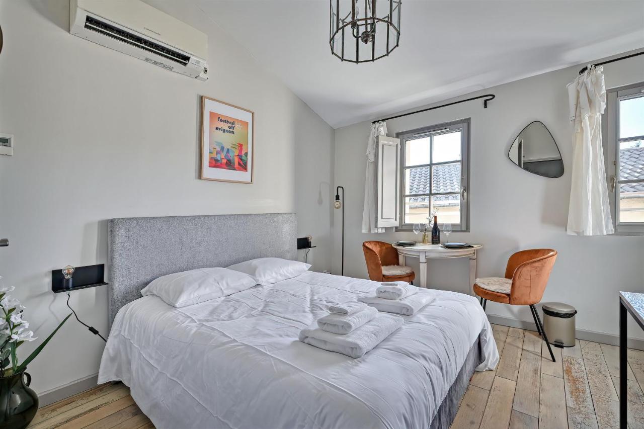 Au Coeur Des Papes, Dans Batisse De Charme Studios & Appartements En Coeur De Ville Aviñón Exterior foto