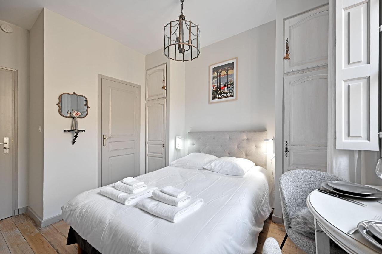 Au Coeur Des Papes, Dans Batisse De Charme Studios & Appartements En Coeur De Ville Aviñón Exterior foto