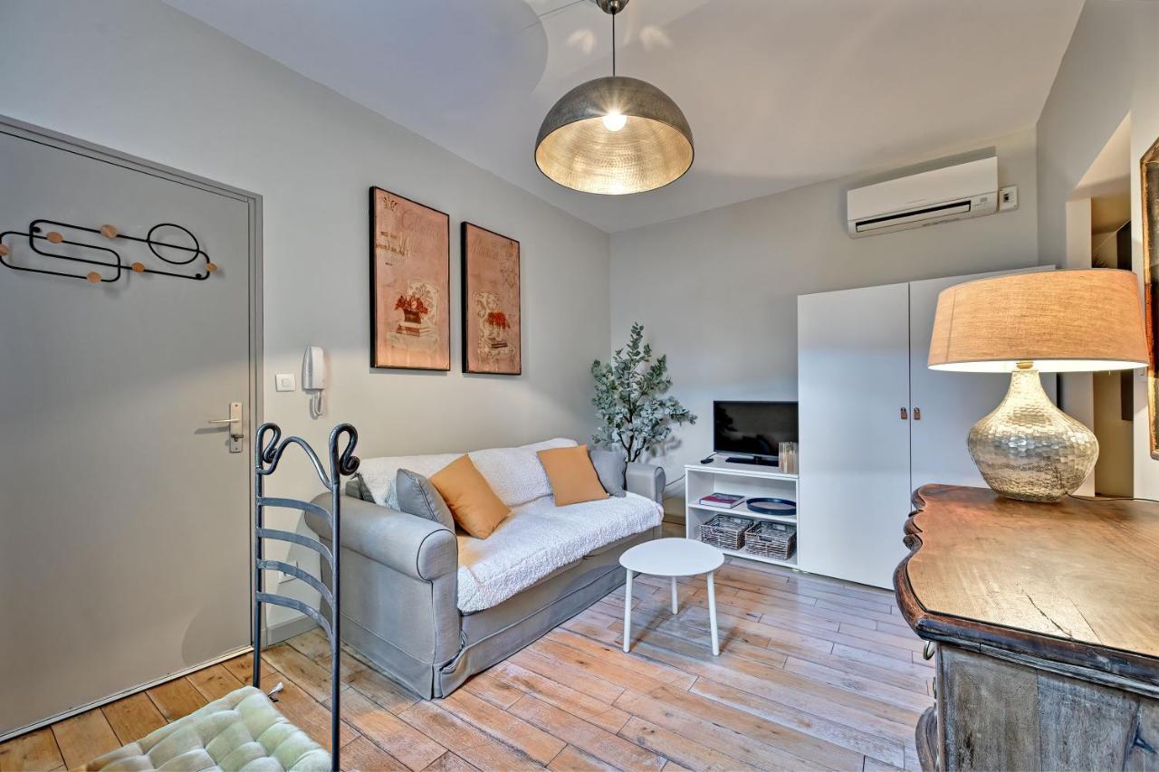 Au Coeur Des Papes, Dans Batisse De Charme Studios & Appartements En Coeur De Ville Aviñón Exterior foto