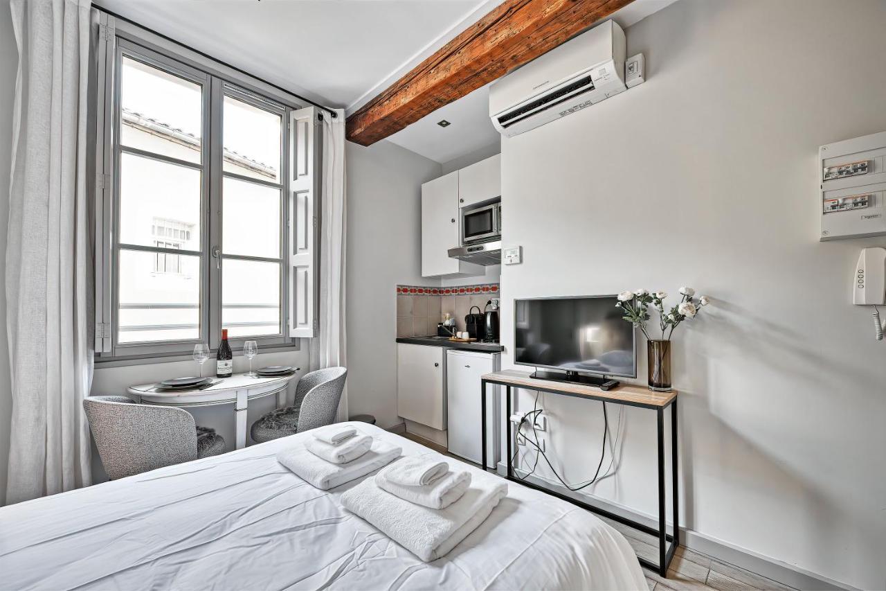 Au Coeur Des Papes, Dans Batisse De Charme Studios & Appartements En Coeur De Ville Aviñón Exterior foto