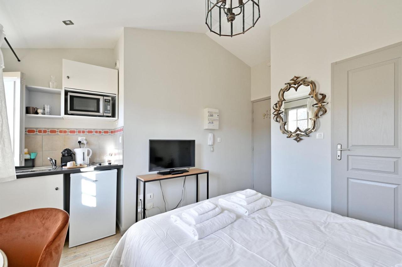 Au Coeur Des Papes, Dans Batisse De Charme Studios & Appartements En Coeur De Ville Aviñón Exterior foto