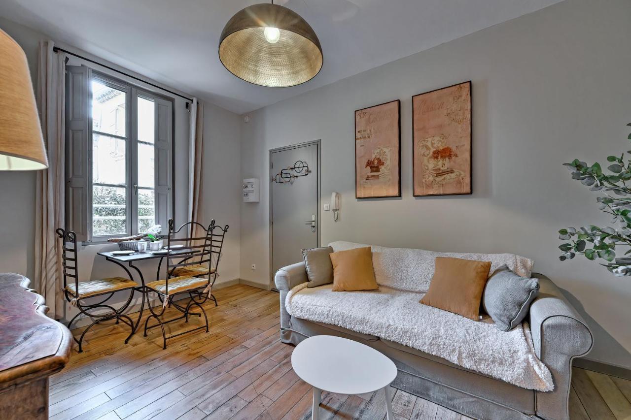 Au Coeur Des Papes, Dans Batisse De Charme Studios & Appartements En Coeur De Ville Aviñón Exterior foto