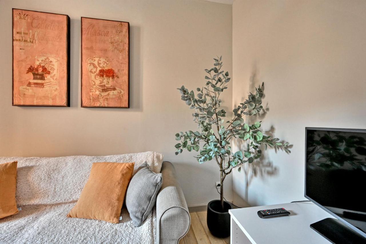 Au Coeur Des Papes, Dans Batisse De Charme Studios & Appartements En Coeur De Ville Aviñón Exterior foto