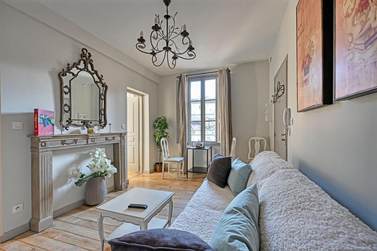 Au Coeur Des Papes, Dans Batisse De Charme Studios & Appartements En Coeur De Ville Aviñón Exterior foto