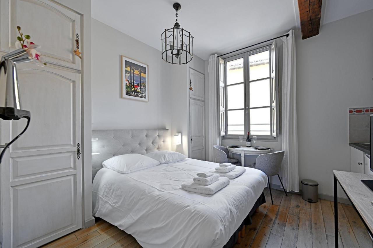 Au Coeur Des Papes, Dans Batisse De Charme Studios & Appartements En Coeur De Ville Aviñón Exterior foto