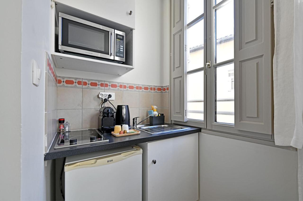 Au Coeur Des Papes, Dans Batisse De Charme Studios & Appartements En Coeur De Ville Aviñón Exterior foto