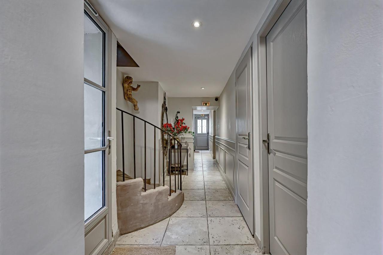 Au Coeur Des Papes, Dans Batisse De Charme Studios & Appartements En Coeur De Ville Aviñón Exterior foto