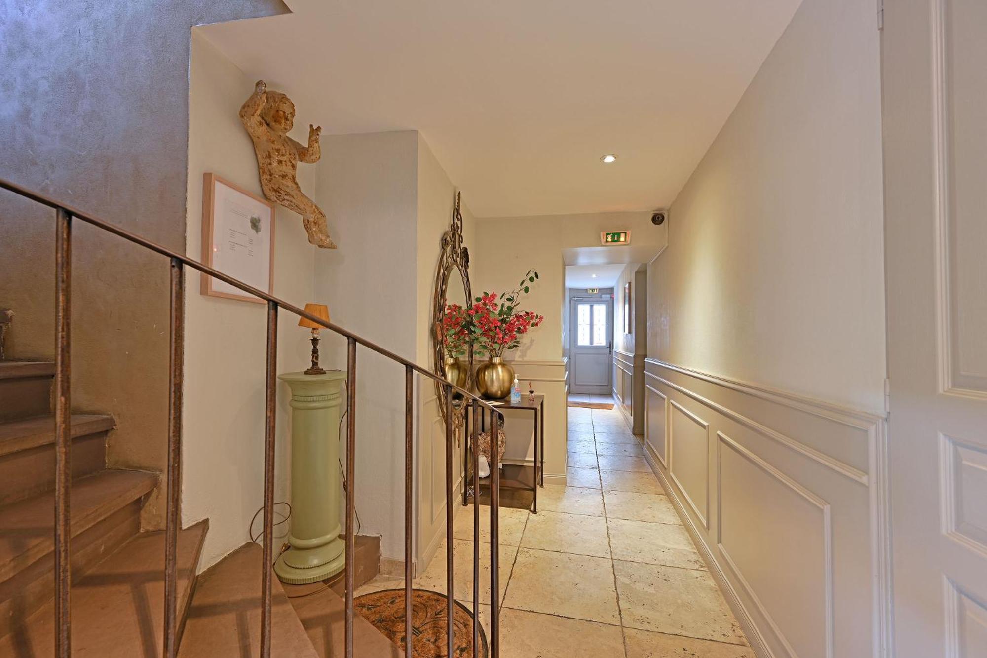Au Coeur Des Papes, Dans Batisse De Charme Studios & Appartements En Coeur De Ville Aviñón Exterior foto
