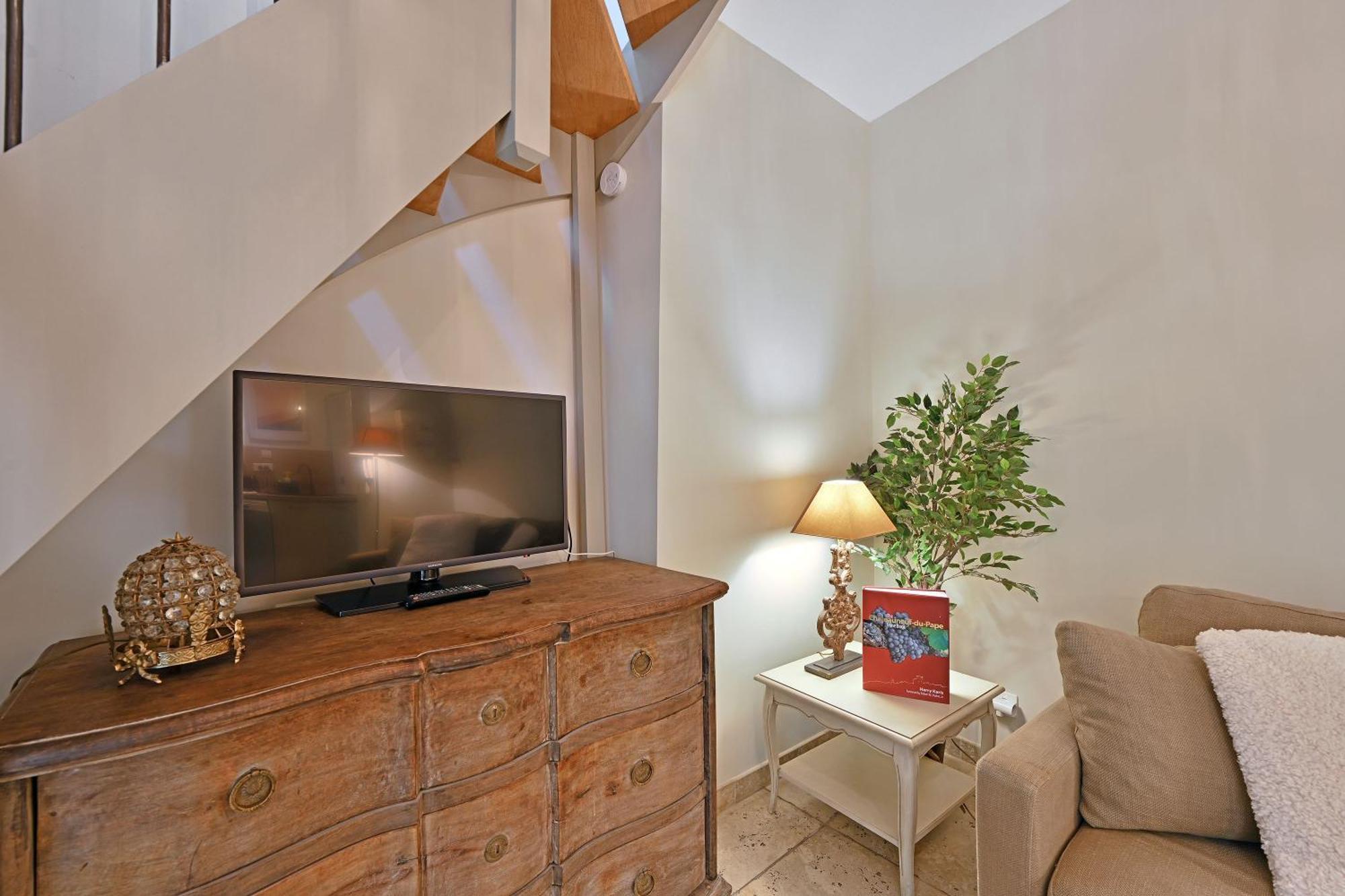 Au Coeur Des Papes, Dans Batisse De Charme Studios & Appartements En Coeur De Ville Aviñón Exterior foto